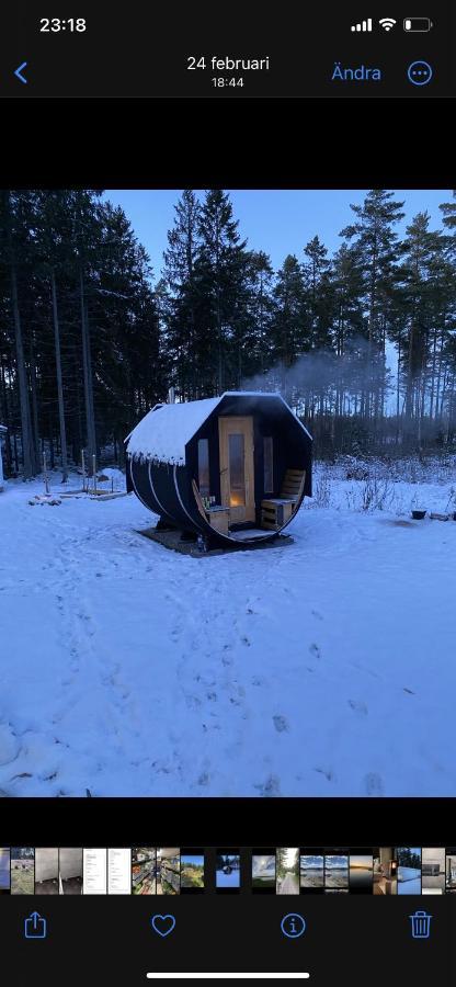 Stuga Pa Oe / Naerhet Till Vatten Mariestad Kültér fotó