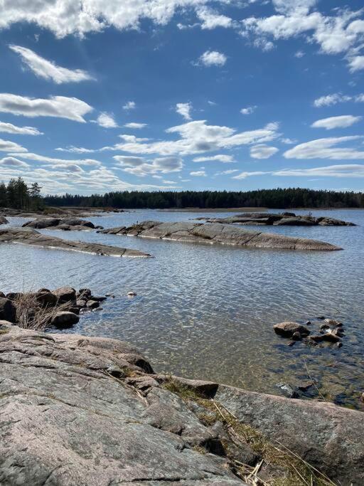 Stuga Pa Oe / Naerhet Till Vatten Mariestad Kültér fotó